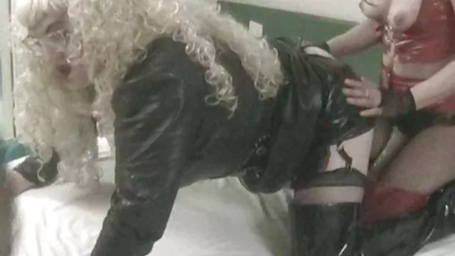 ورزش بدون ثبت نام زن و آموزش سکس زن وشوهر شوهر در ورزشگاه